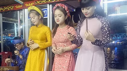 Có một xứ Huế mộng mơ
