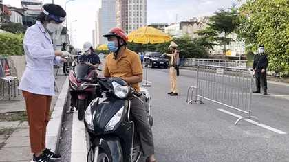Hà Nội đề nghị Bộ Y tế hướng dẫn việc đi lại với người đã tiêm 2 mũi vaccine