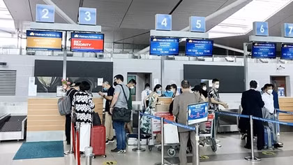 Hàng không đồng loạt tăng chuyến, tàu khách vẫn “ế” vé