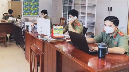 Sự hy sinh thầm lặng của những chiến sĩ Công an trong Tổ Truy vết nhanh COVID-19