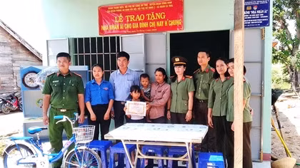 Những chiến sĩ an ninh “4 cùng” với buôn làng