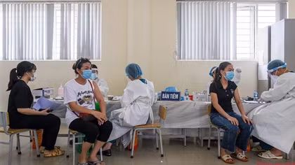 Chiến lược vaccine - Chìa khóa để kiểm soát dịch bệnh, phục hồi kinh tế