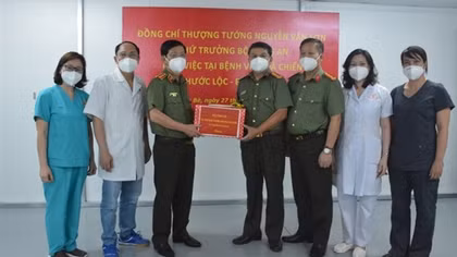 Bảo đảm các điều kiện tốt nhất cho Bệnh viện dã chiến Phước Lộc tiếp tục hoạt động