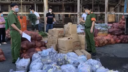 Văn phòng Cơ quan CSĐT Bộ Công an tặng hơn 14 tấn rau, quả cho người nghèo