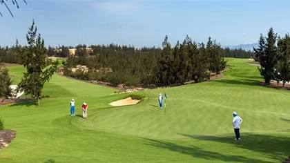 Hai lãnh đạo cấp Sở ở Bình Định tiếp xúc với F0 khi đi chơi golf