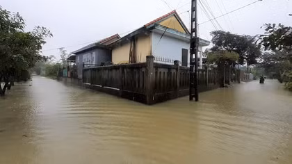 Mưa lớn gây ngập lụt cục bộ tại nhiều xã thấp trũng ở Thừa Thiên-Huế