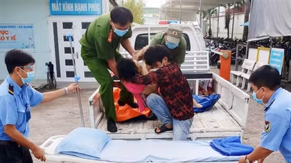 CBCS Công an phường hỗ trợ lo hậu sự cho người bệnh tử vong trên đường đến viện