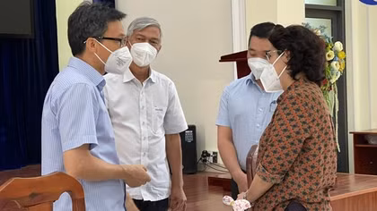 Phó Thủ tướng Vũ Đức Đam đến thăm Trung tâm An sinh TP Hồ Chí Minh