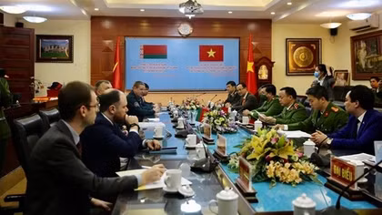 Đoàn công tác Bộ Tình trạng khẩn cấp Belarus thăm và làm việc tại Trường Đại học PCCC