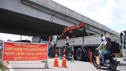 Kết nối lại hoạt động giao thông vận tải - thận trọng và có lộ trình