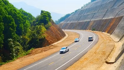 “Hiến kế” gỡ khó nguồn vật liệu thi công cao tốc Bắc – Nam