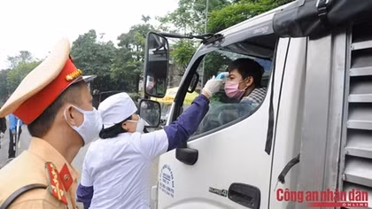 Bí thư Thành uỷ Hà Nội: Chống dịch quyết liệt nhưng không cầu toàn