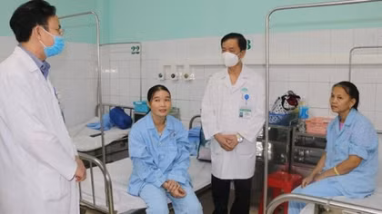 Các công nhân phản ứng sau tiêm vaccine ở Thanh Hóa đã xuất viện