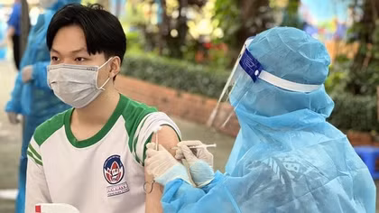 Tiêm vaccine Pfizer cho trẻ 12 đến 17 tuổi: Liều lượng giống với người lớn