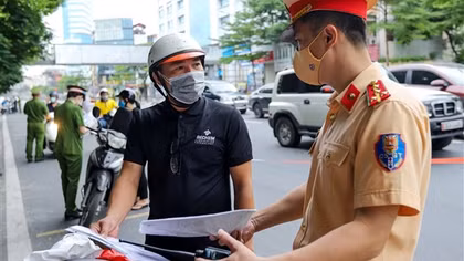 Từ ngày 6/9: Giấy đi đường ở Hà Nội được cấp ra sao?