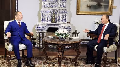 Chủ tịch nước Nguyễn Xuân Phúc hội kiến Phó Chủ tịch Hội đồng An ninh Nga Dmitry Medvedev