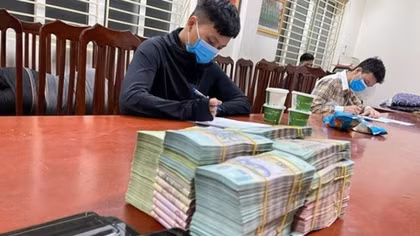 Trùm đường dây cờ bạc nghìn tỉ tặng vợ siêu xe: Tan cơn mơ hoa...