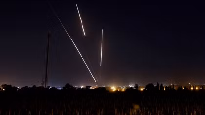 Israel bắn phá kho vũ khí nghi của Iran ở Syria