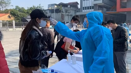 Hà Nội thêm 709 ca nhiễm COVID-19, phân bố khẩn 6.000 túi thuốc điều trị F0 tại nhà