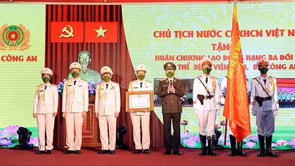 Bệnh viện 19-8 kỷ niệm 60 năm Ngày truyền thống và đón nhận Huân chương Lao động hạng Ba