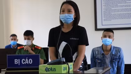 Khai báo không đầy đủ việc đi thăm bạn trai đang bị COVID-19, cô gái lĩnh 20 tháng tù
