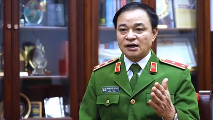 Cảnh sát cơ động mang vũ khí lên máy bay để tác chiến nhanh, kịp thời