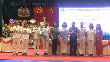 Chung tay chia sẻ khó khăn cùng cộng đồng