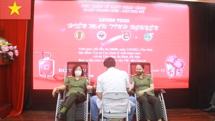 Hiến máu tình nguyện, chung tay đẩy lùi đại dịch COVID-19