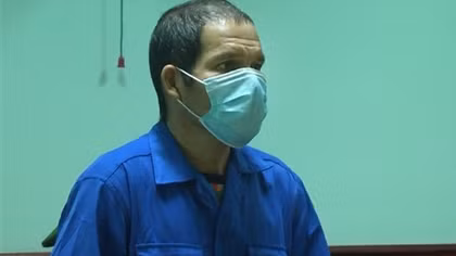 15 năm tù cho người đàn ông dùng bình gas đốt 2 con mình
