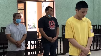 Phạt 9 năm tù nhóm đối tượng đưa người vượt biên trái phép