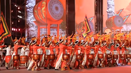 Đoàn Nghệ thuật Trống hội của Học viện CSND biểu diễn tại Ngày Quốc gia Việt Nam ở Dubai