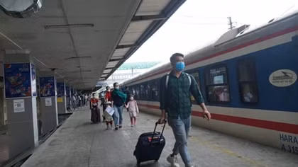 Dù khuyến mại, vé tàu Tết vẫn "ế" khách