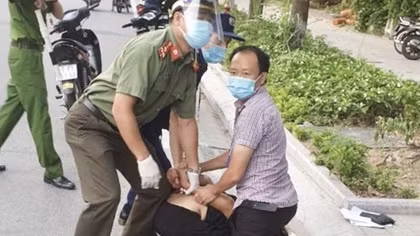Chống đối chốt kiểm dịch: Phải nghiêm trị để làm gương!