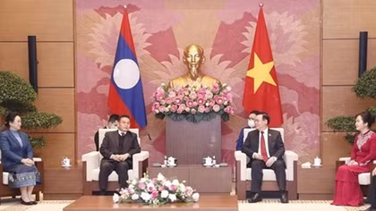 Chủ tịch Quốc hội Lào kết thúc tốt đẹp chuyến thăm chính thức Việt Nam