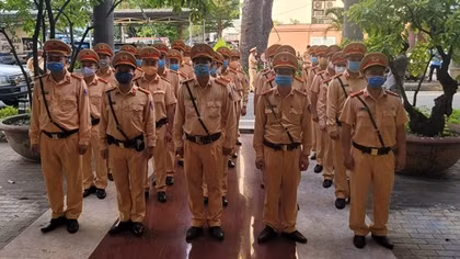 Cục CSGT bàn giao quân cho Công an TP Hồ Chí Minh phòng, chống dịch