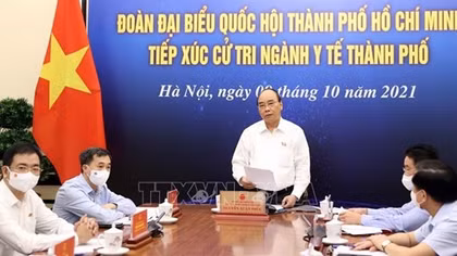 Chủ tịch nước Nguyễn Xuân Phúc tiếp xúc cử tri ngành y tế TPHCM