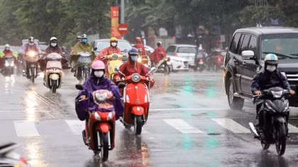 Hà Nội mưa lạnh, vùng núi cao nhiệt độ có nơi xuống dưới 18 độ C