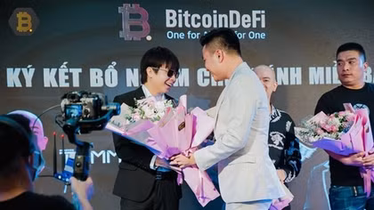 Sân khấu của kẻ nói còn chưa sõi