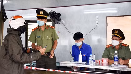 Công an Quảng Nam “vượt nắng, thắng mưa”