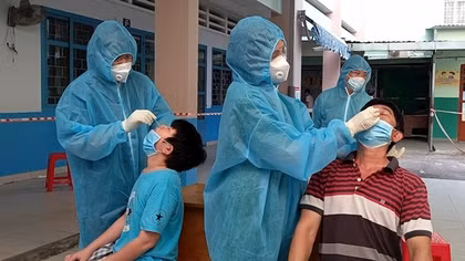 Quá tải điểm xét nghiệm COVID-19 cho lái xe, Sở GTVT Hà Nội đề xuất mở thêm 4 điểm mới