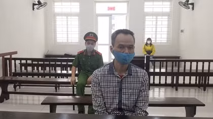 Đâm đồng nghiệp, bảo vệ trường song ngữ lĩnh 13 năm tù