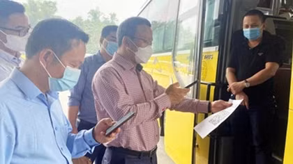 Kiểm soát phòng dịch trên xe khách còn lỏng lẻo