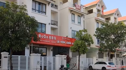 Ba nhân viên quán lẩu nướng dương tính SARS-CoV-2, Hà Tĩnh thông báo khẩn