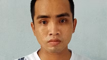 Lên mạng lừa hàng chục người chiếm đoạt tiền “hậu tạ”