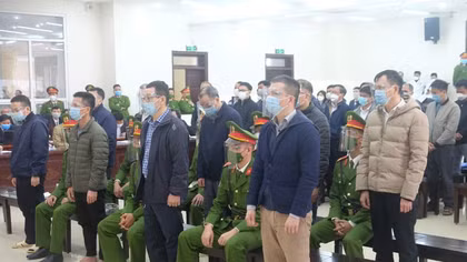Vụ án đường cao tốc Đà Nẵng- Quảng Ngãi: Hai Phó Tổng Giám đốc VEC "chia nhau" 13 năm tù