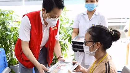 Hà Nội triển khai hỗ trợ suất ăn miễn phí cho bệnh nhân khó khăn