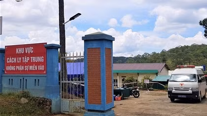 Nhân viên lễ tân dựng chuyện bị phạt mượn tiền người cách ly