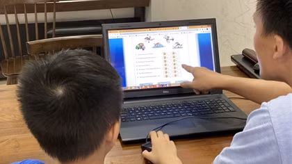 Phụ huynh bấn loạn trước “nguy cơ” con vào lớp 1 đã học online