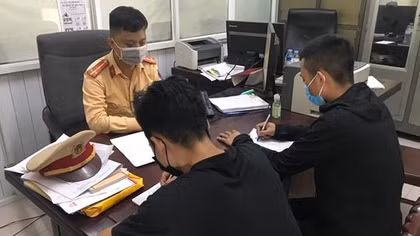 CSGT thành phố Vinh ra quân xử lý "quái xế"