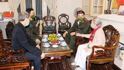 Tri ân nhà giáo - viết tiếp truyền thống “tôn sư trọng đạo” cao quý